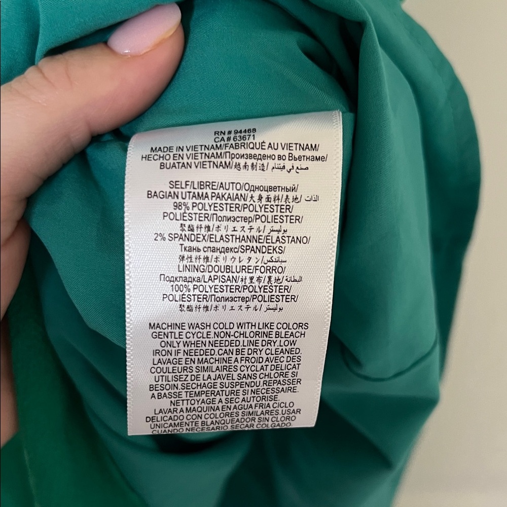 NWT! BCBG Spring Dress - Picture 7 of 8
